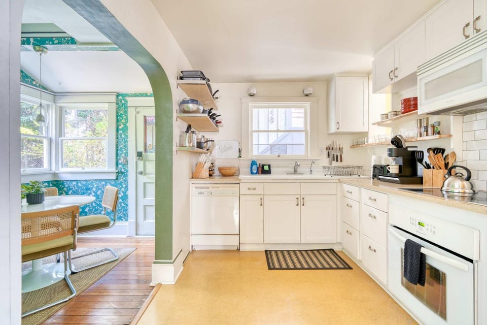 Spacious 4BR - Walkable - Funky PDX Vibes House in Portland