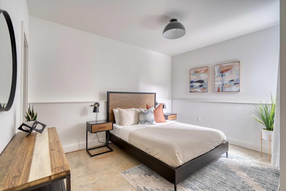 The Artist's Oasis on Alberta Apartment in Portland