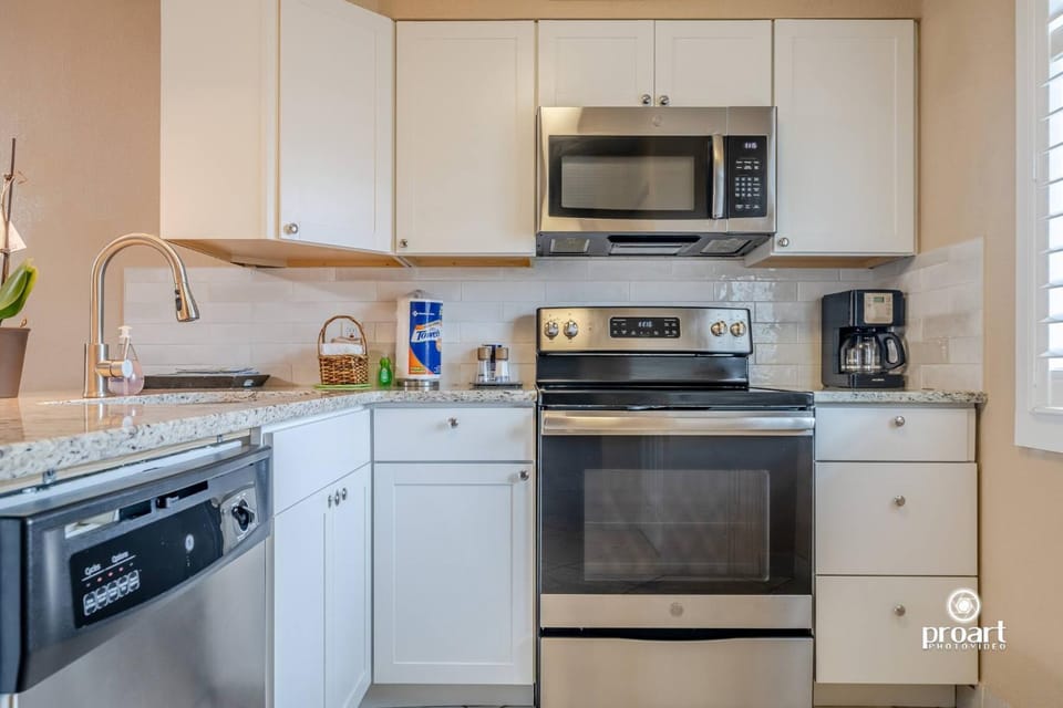 Kitchen or kitchenette, kitchen