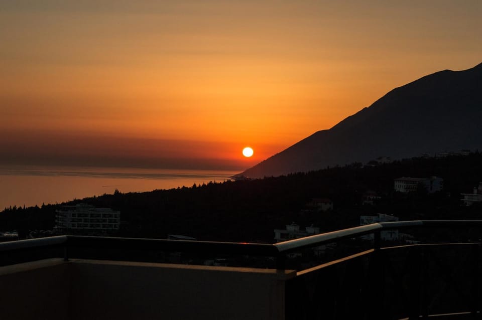 Balcony/Terrace, Landmark view, Mountain view, Sea view