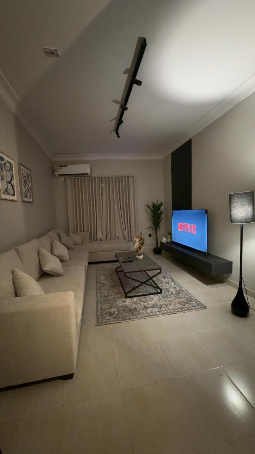 غرفة وصاله كوزي ذاتيه المغرزات Apartment in Riyadh