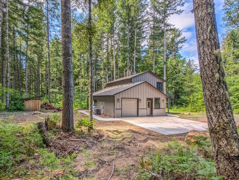 River Dance Cabin | Hot tub, Mt Rainier Cabin in Washington
