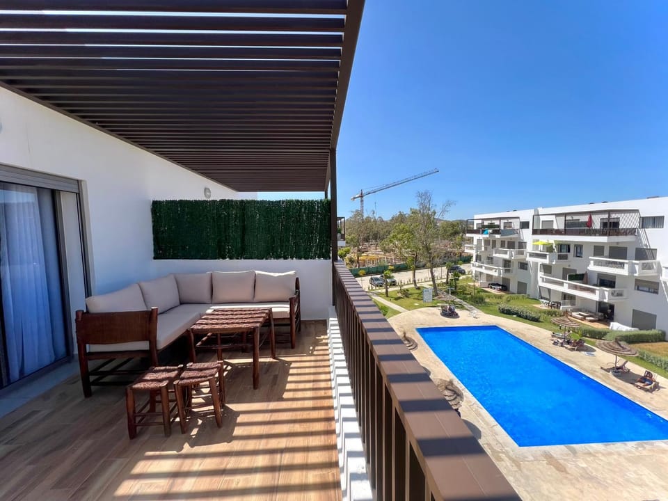 Property building, Balcony/Terrace, Pool view, Swimming pool