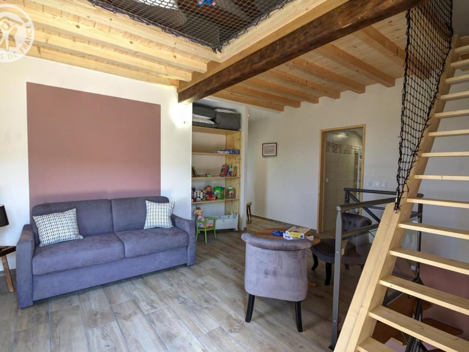 Gîte familial avec fibre, au calme des Monts du Lyonnais - FR-1-496-367 House in Auvergne-Rhône-Alpes