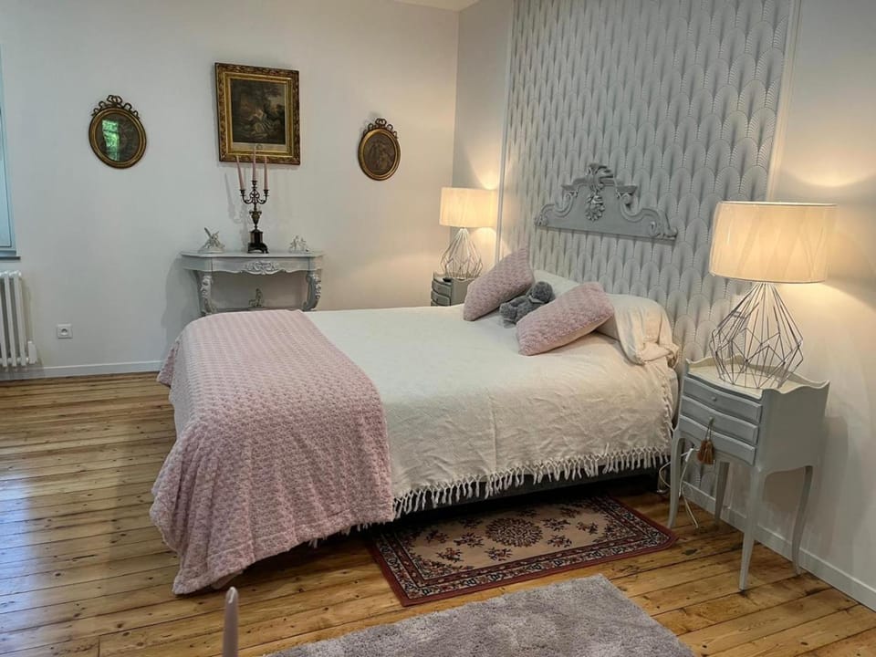 Gîte de charme avec jardin paisible à Souvigny - FR-1-489-583 House in Auvergne-Rhône-Alpes