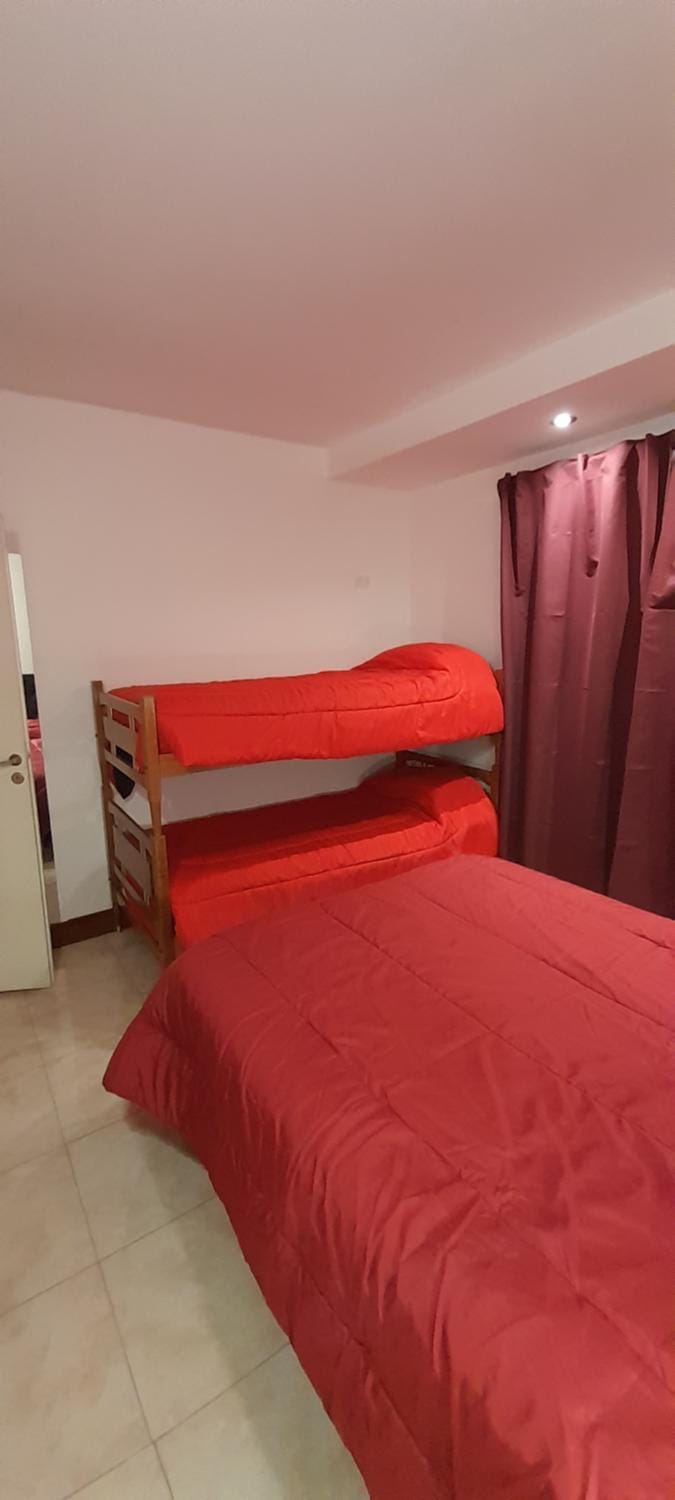 Bedroom, bunk bed