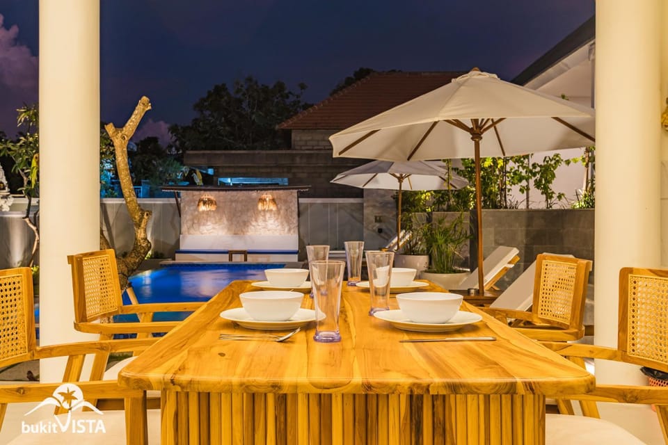 Night, Dining area