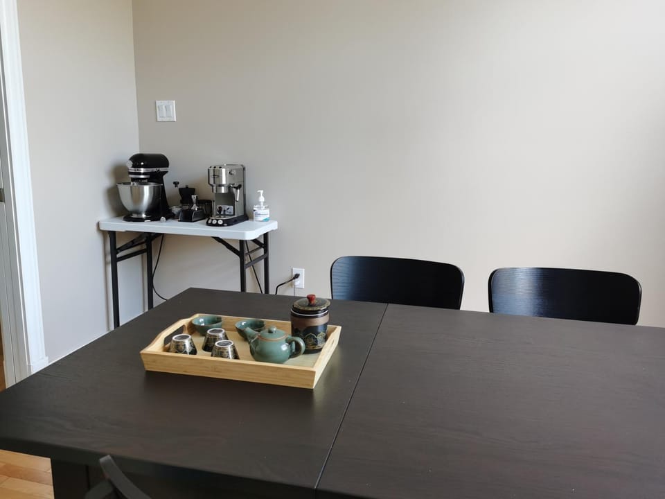 Coffee/tea facilities, Dining area