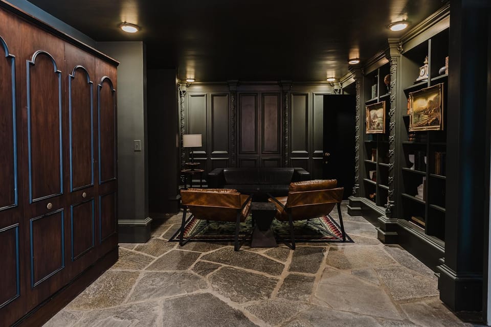 Seating area, Bedroom