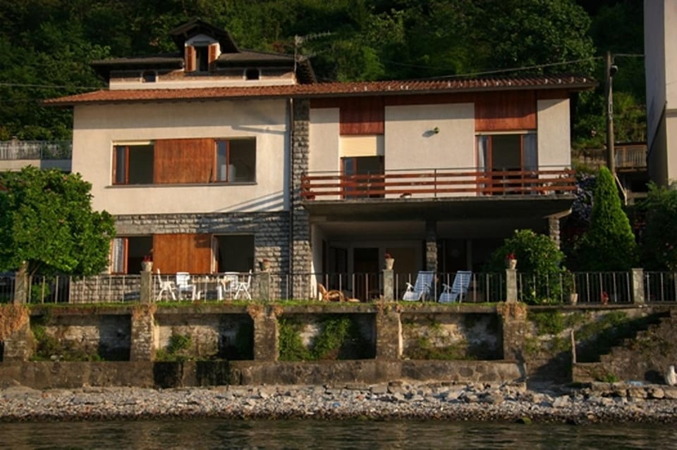 Patio, Facade/entrance, Garden, Garden, Balcony/Terrace