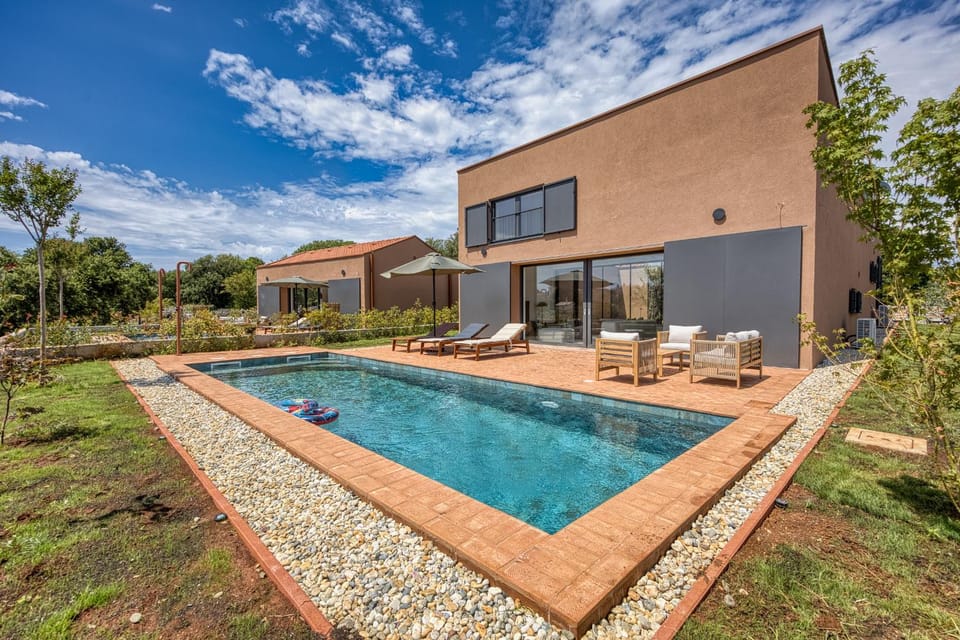Property building, Patio, Swimming pool