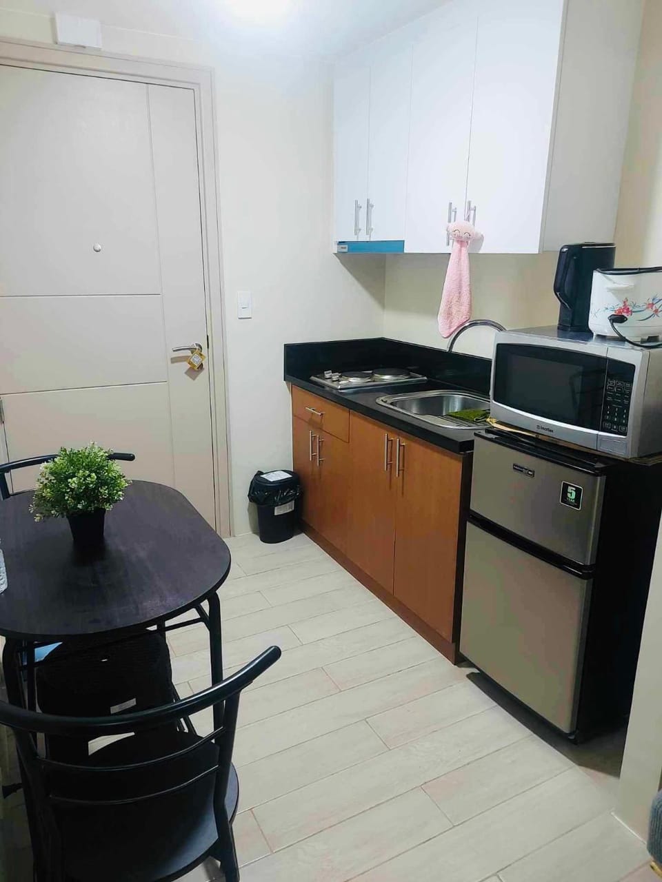 Rose 150newport pasay Apartment hotel in Pasay