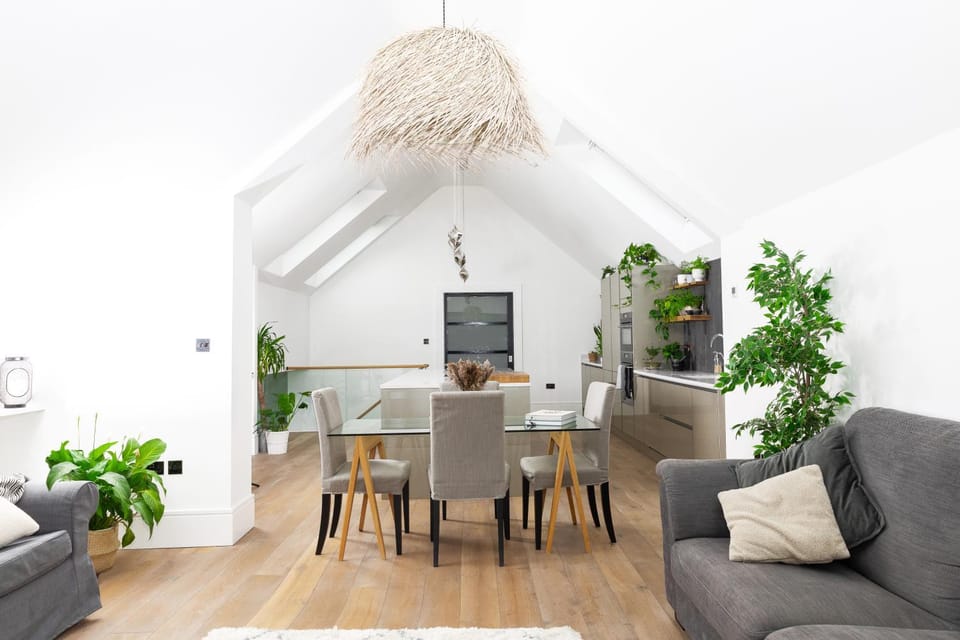 Blenheim Grove - Spa, Sauna & Luxe Cotswolds Stay House in West Oxfordshire District