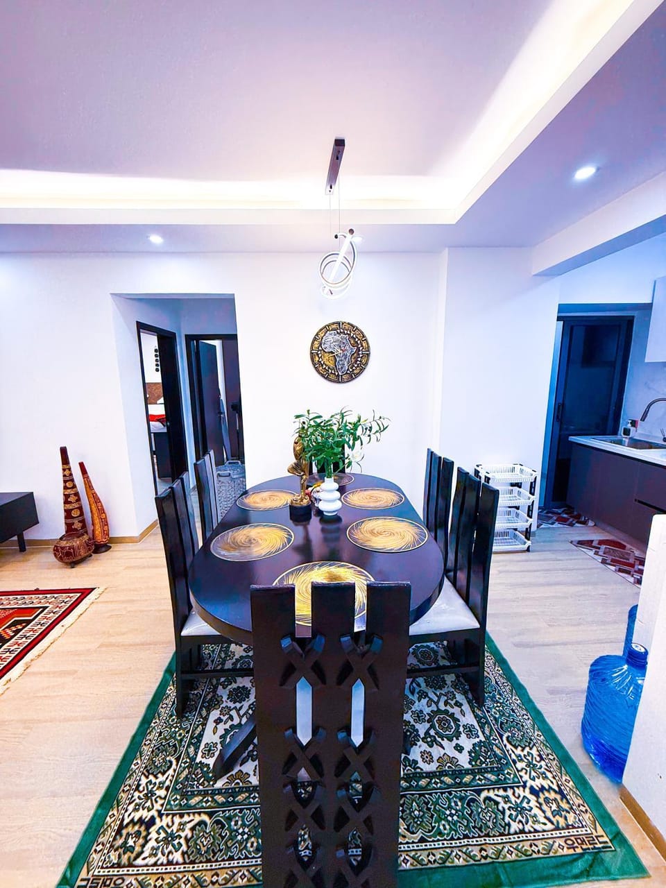 TV and multimedia, Living room, Seating area, Dining area
