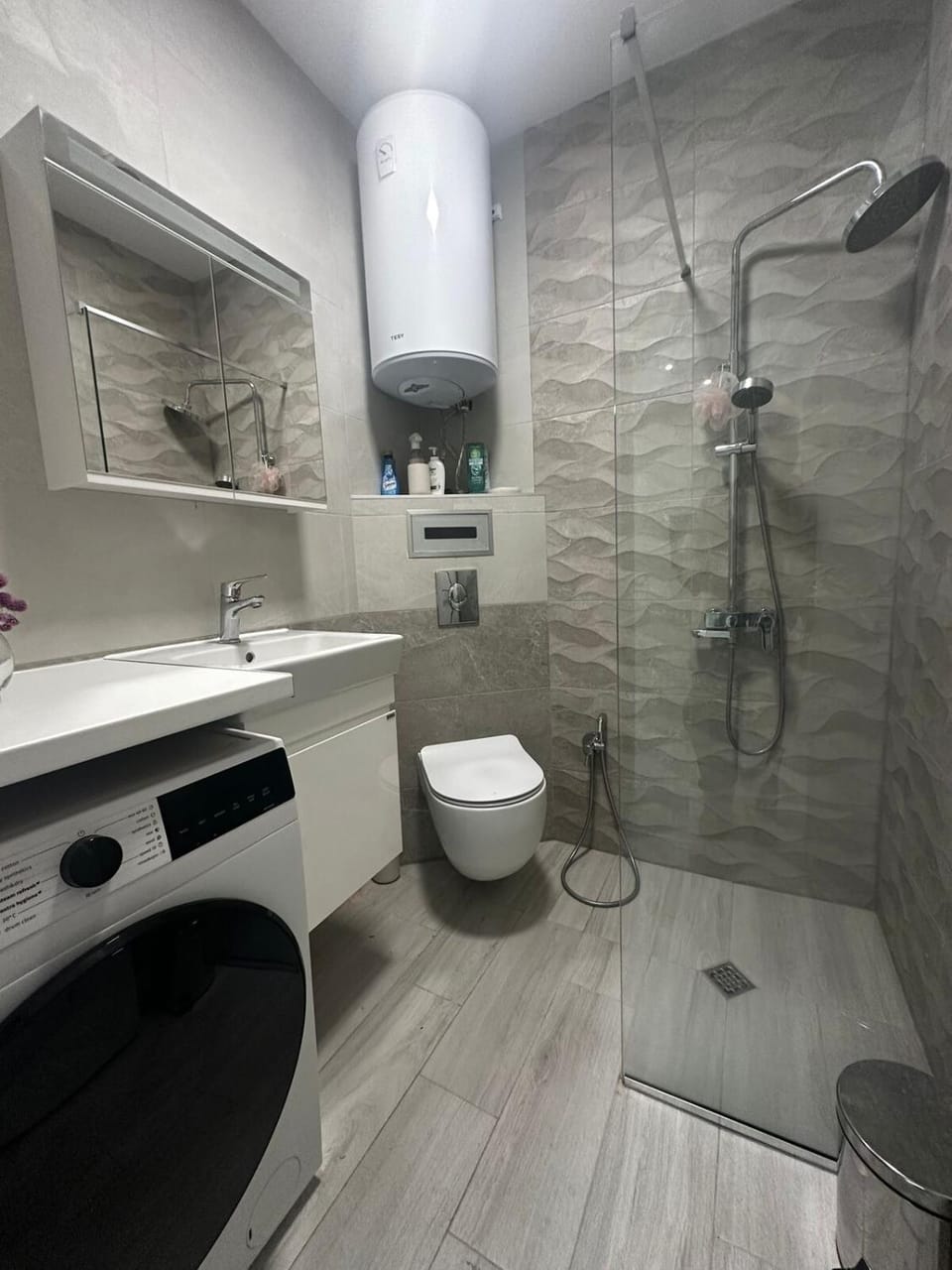Shower, Toilet, Bathroom, washing machine, dryer