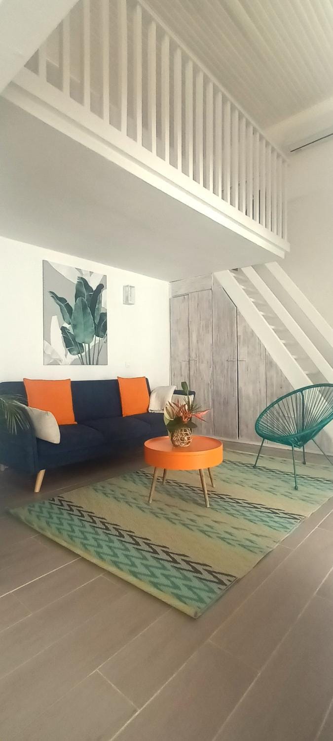 Lumineux Duplex SANDÌA Apartment in Sainte-Anne