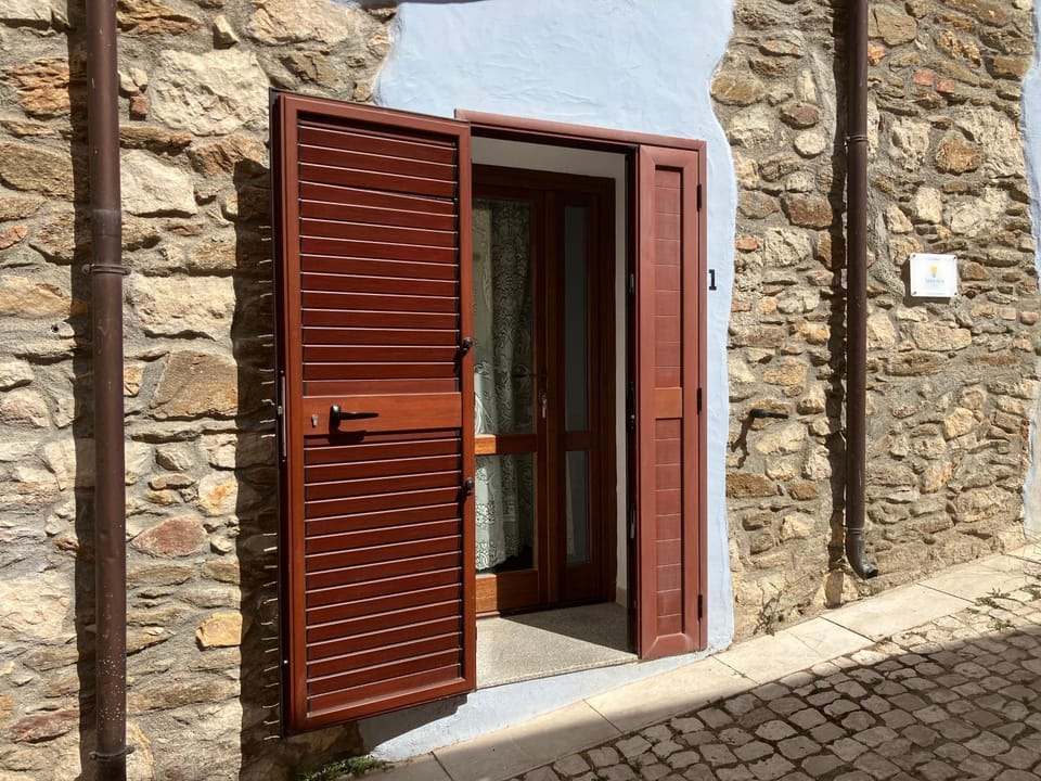 CAMERA ECONOMY Piano Strada, Sas Tilibbas , Ammentos Bed and Breakfast in Sardinia