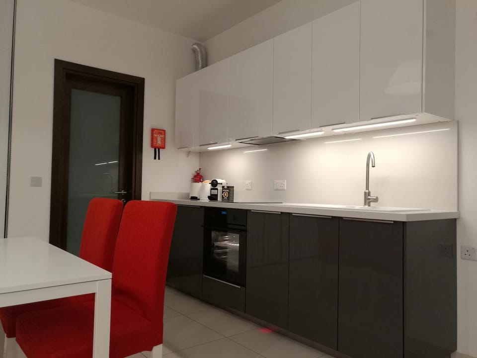 Dining area, oven, stove