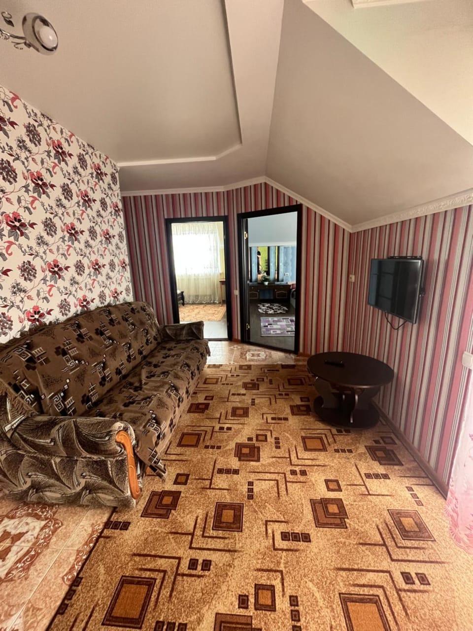 TV and multimedia, Seating area