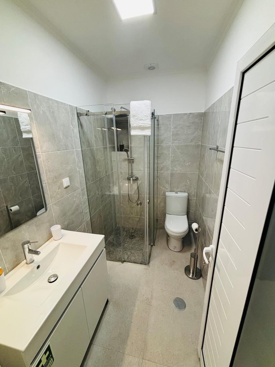 Toilet, Bathroom, towels