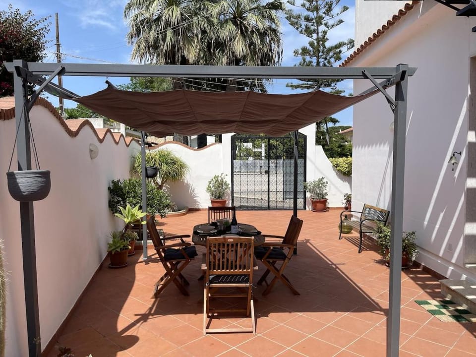 Patio, Dining area