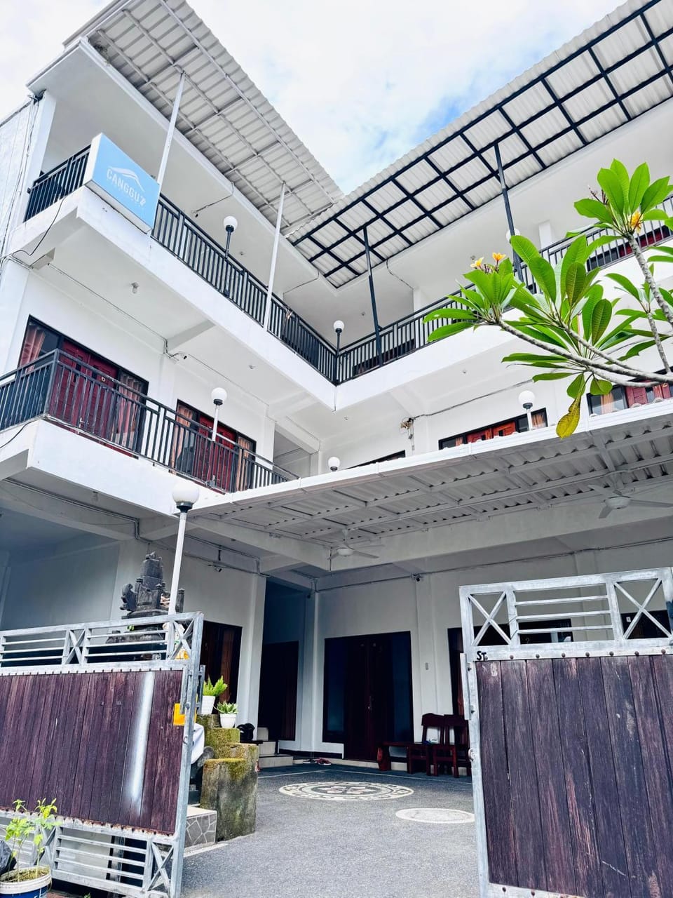 Canggu77 GuestHouse Bed and Breakfast in North Kuta
