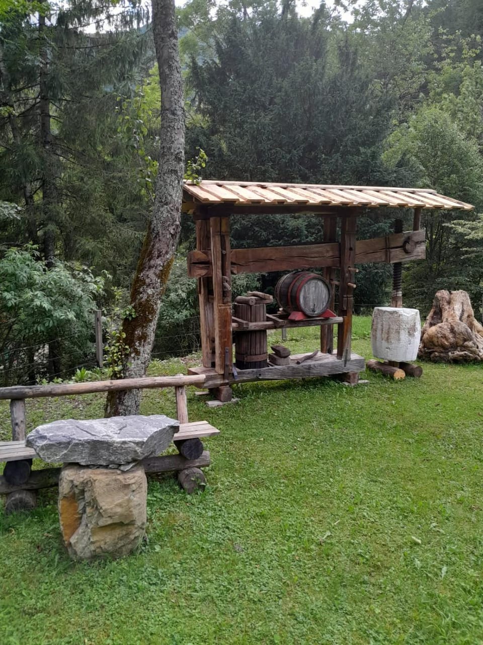 Hiša pod Rogatcem - studio Apartment in Slovenia