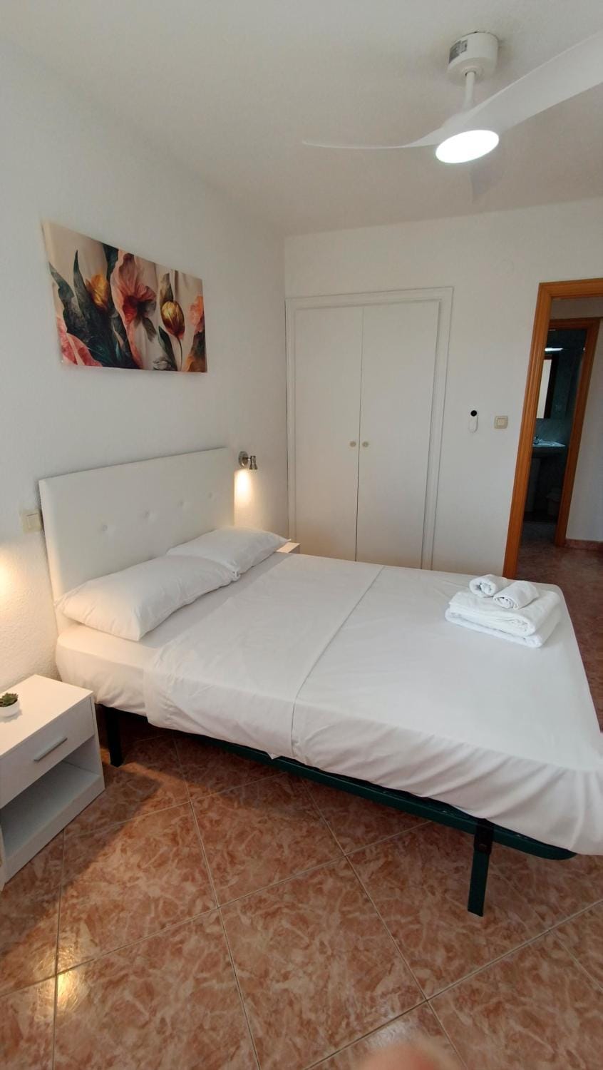 Bed, Photo of the whole room, Bedroom, wardrobe