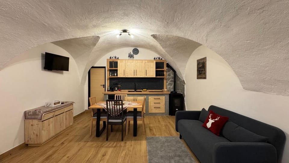 TV and multimedia, Kitchen or kitchenette, Living room, Seating area, pet friendly