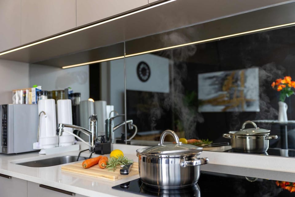 Coffee/tea facilities, Kitchen or kitchenette, oven
