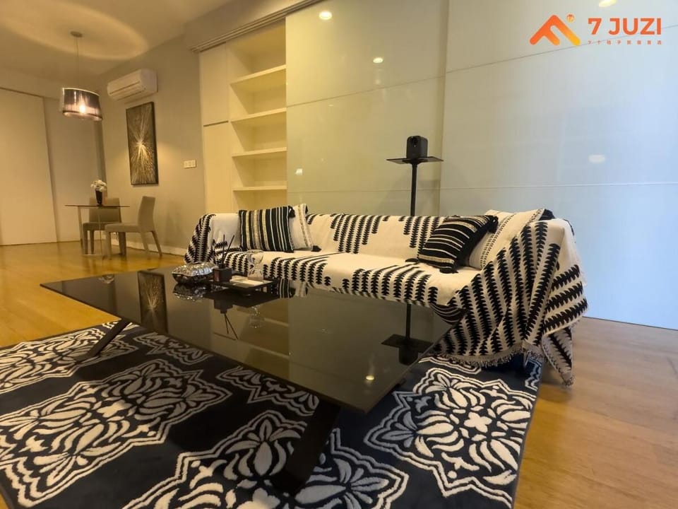 Sky Pool KLCC 2BR Platinum Suite C33 with Netflix Apartment in Federal Territory of Kuala Lumpur