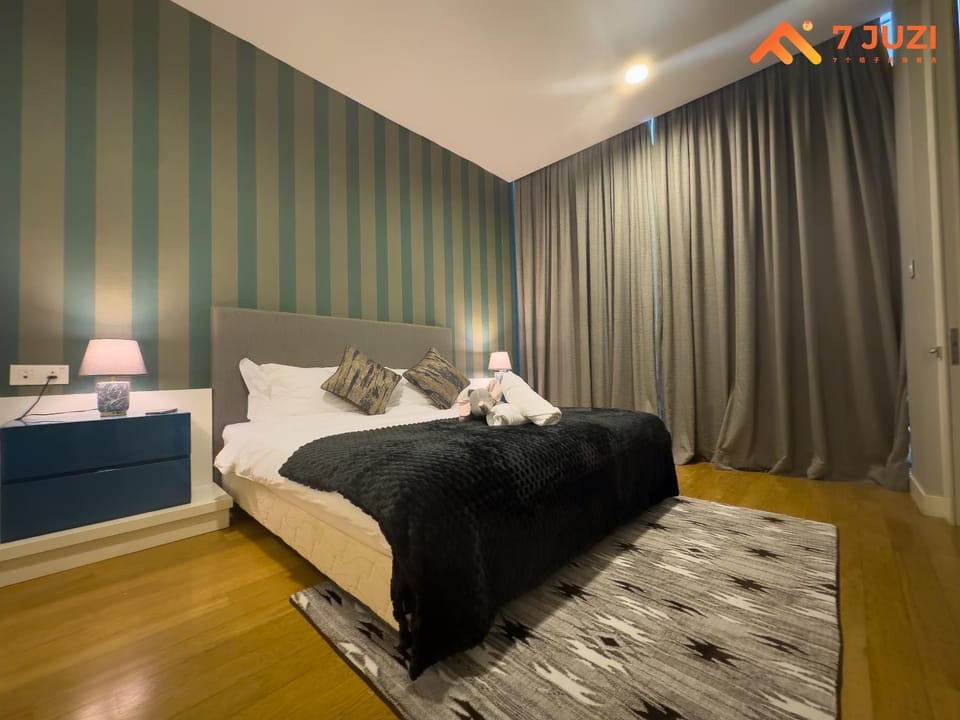 Sky Pool KLCC 2BR Platinum Suite C33 with Netflix Apartment in Federal Territory of Kuala Lumpur