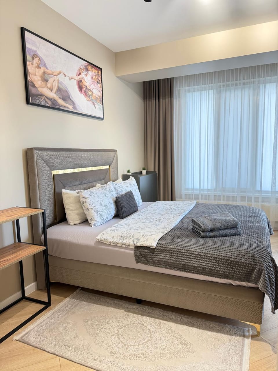 Three Bedroom Apartment in the Center with Balcony Apartment in Chișinău