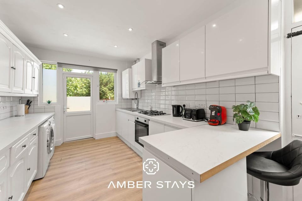 Kitchen or kitchenette, oven, stove