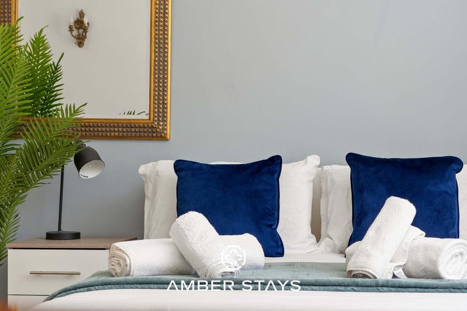 Stylish 5 Bed Home in Forest Hill by Amber Stays, Perfect for Business & Contractors Sleeps 16! House in London Borough of Southwark