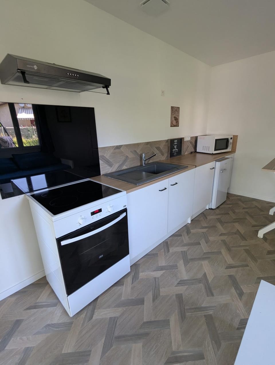 Kitchen or kitchenette