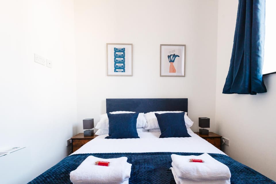 Stylish Town Centre Suite by Traboule Properties LTD Apartment in Warrington