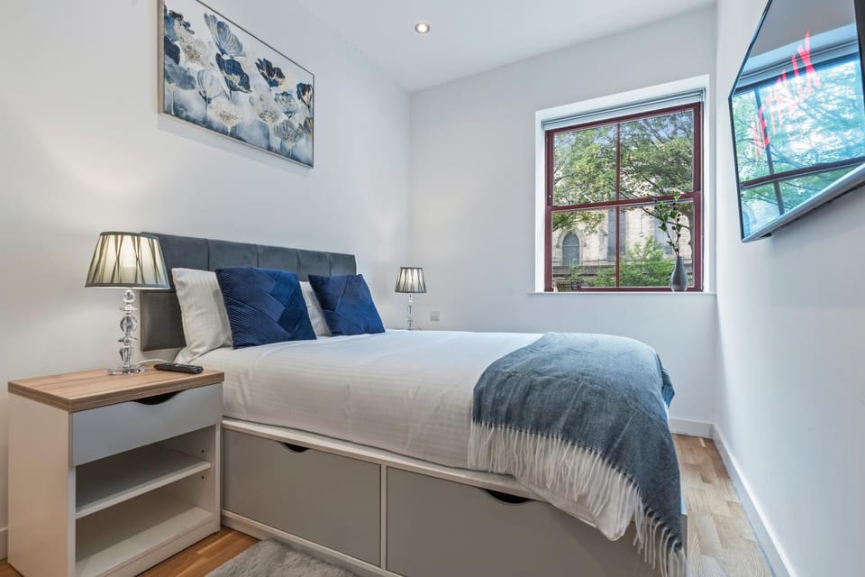 Leeds City Centre 2BR Apt Modern Sleeps 8 Apartment in Leeds