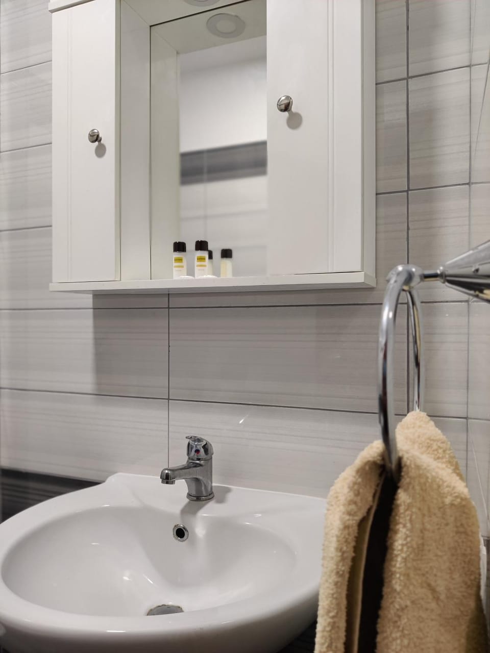 Bathroom, towels
