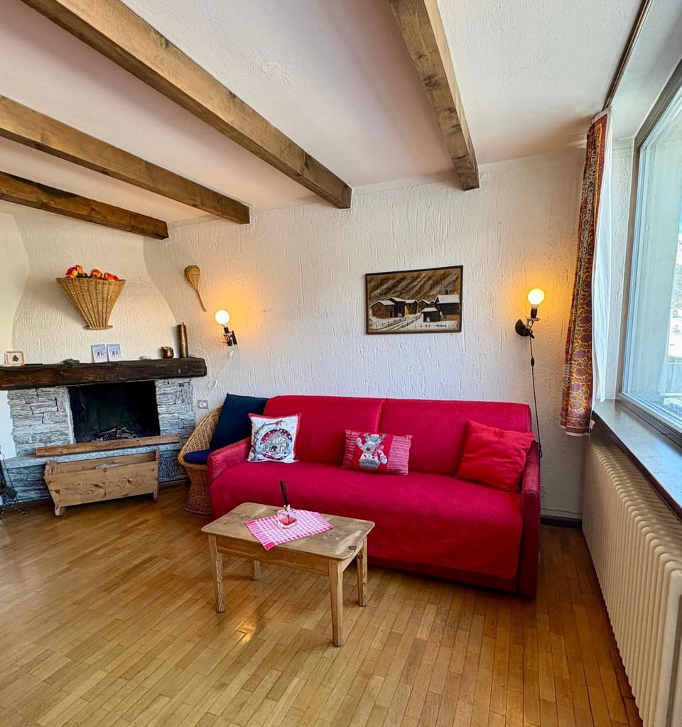 Living room, fireplace