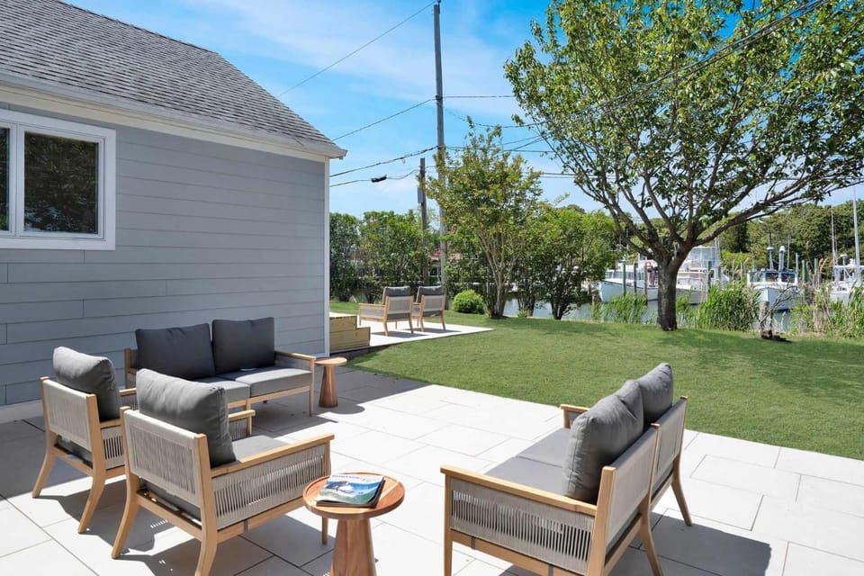 Dockside 2BR - Prime Location on the Marina Unit B Apartment in Montauk