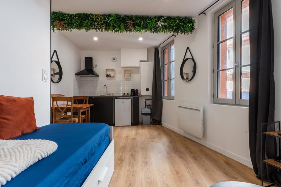 Living room, kitchen