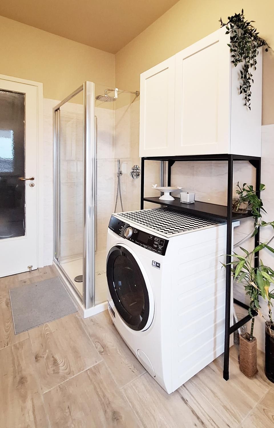 Shower, Bathroom, washing machine, dryer