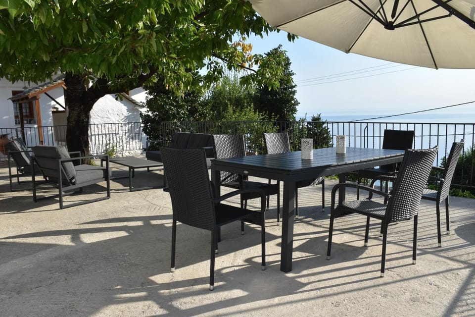 Patio, Natural landscape, Balcony/Terrace, Seating area, Dining area, Sea view
