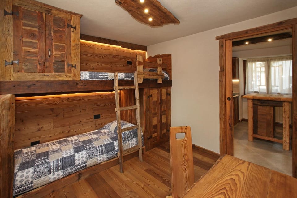 Photo of the whole room, Bedroom, bunk bed