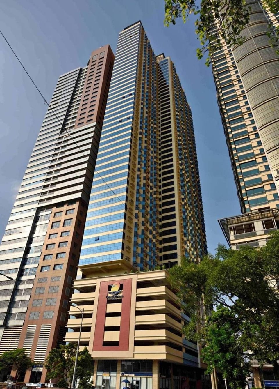 Grand Riviera Condotel Near St lukes Medical Center House in Manila City