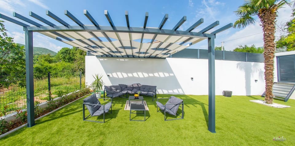 Garden, Garden view