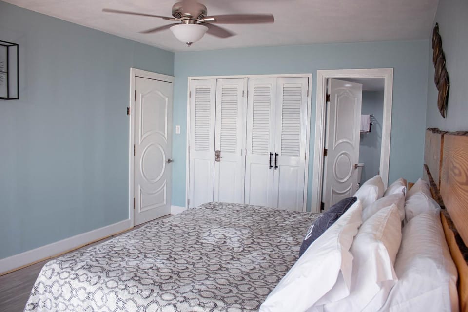 Penthouse On The Ridge Apartment in St. Ann Parish