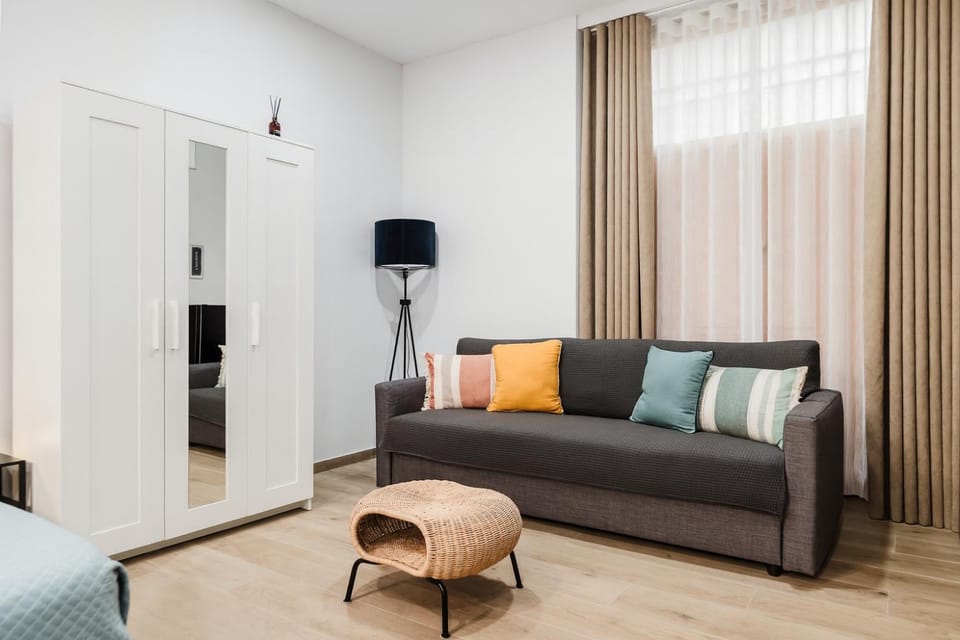 Living room, Photo of the whole room, Seating area, wardrobe