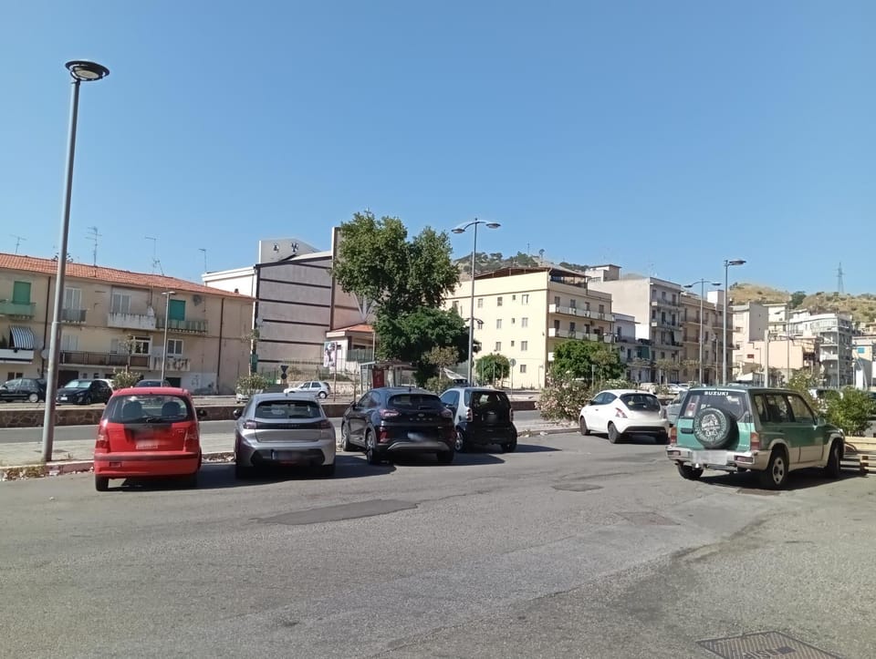 Day, Neighbourhood, City view, Street view, Parking